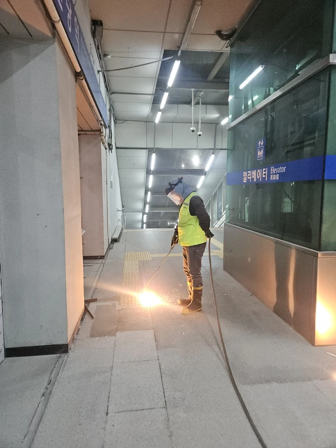 김포 경계석 표면 버너구이 시공 - 사진3