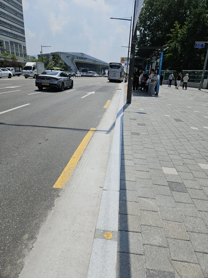 구로 주차장 입구 화강석 버너구이 시공 - 사진4
