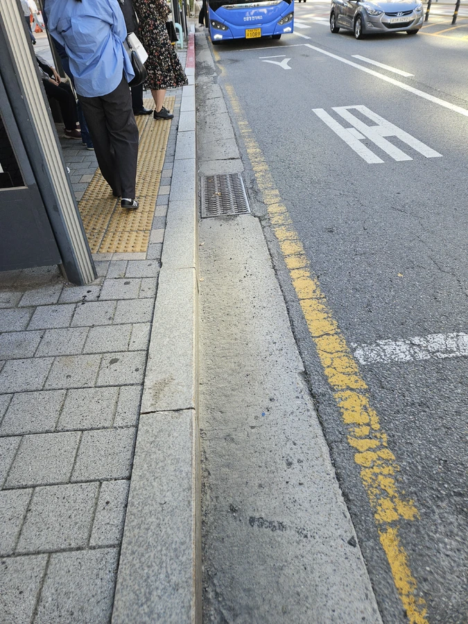 인천논현 주차장 입구 화강석 버너구이 시공 - 사진4