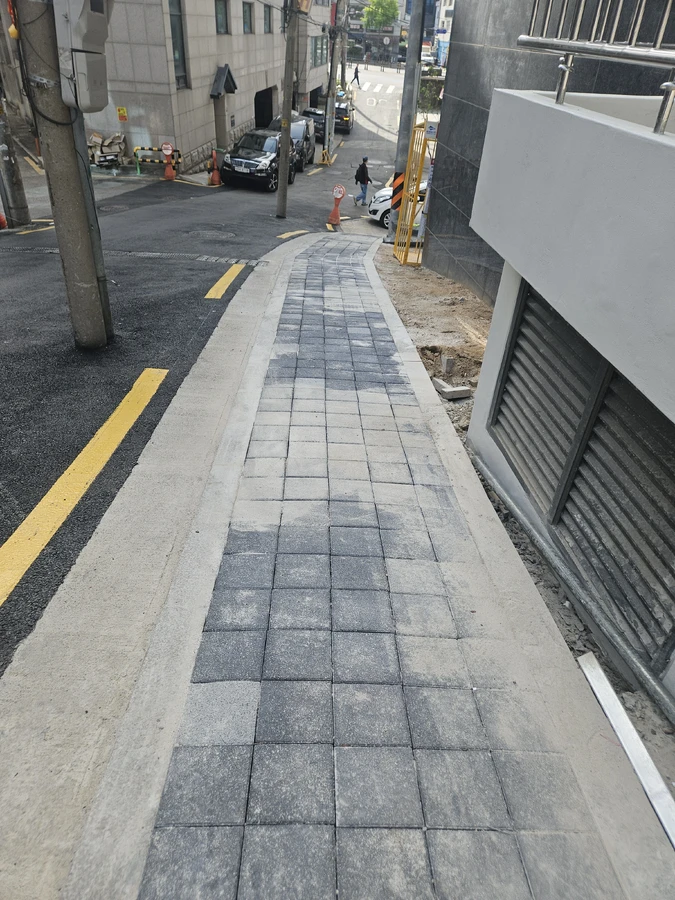 광진 건대입구 상권 보도 화강석 버너구이 - 사진1